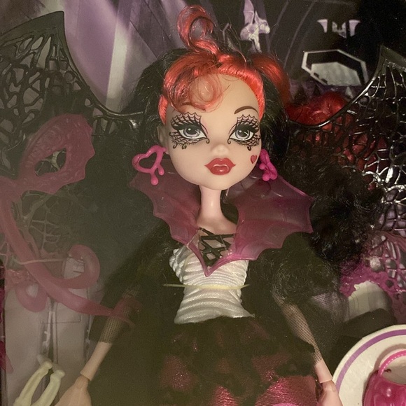 MONSTER HIGH GHOULS RULE DRACULAURA. - Picture 2 of 11